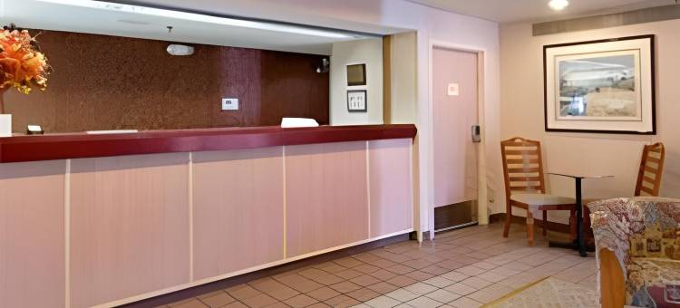 凯隆波因特酒店 - 格林斯伯勒休憩游乐区(Clarion Pointe - Greensboro Coliseum Area)图片