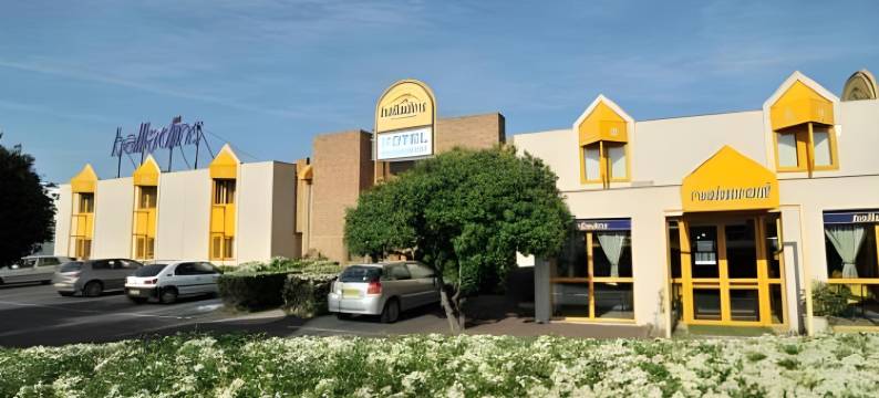 宜必思快捷克莱蒙费朗兰德布雷泽机场酒店(Ibis Budget Clermont-Ferrand le Brézet Aéroport)图片