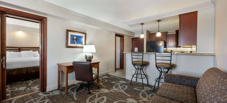 米德内布拉斯贝斯特韦斯特优质套房酒店(Best Western Plus Mid Nebraska Inn  Suites)图片