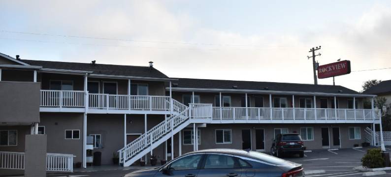 洛克维尤酒店套房(Rockview Inn and Suites)图片