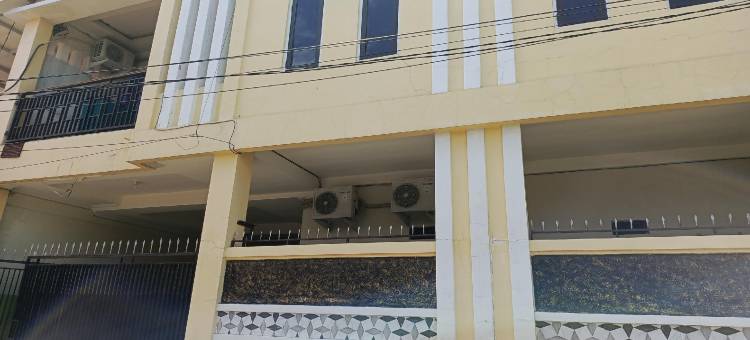 OYO 酒店777号巴鲁加旅馆靠近肯达里萨雷沃音乐工作室(Hotel O Pondok Baruga 777 Near Sarewo Musik Studio Kendari)图片