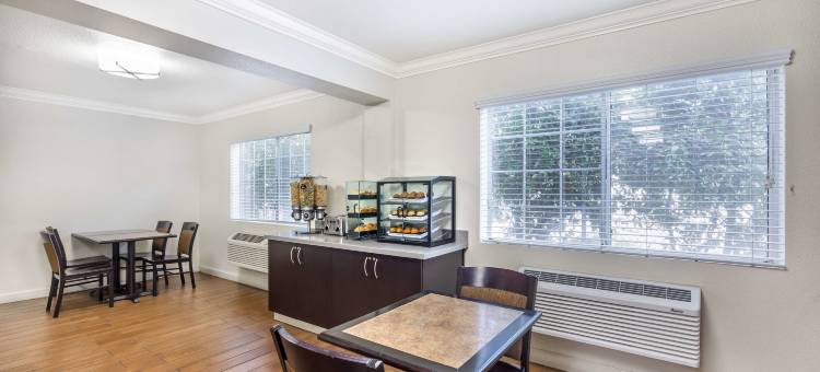 约翰杰伊贝斯特韦斯特酒店(Best Western Capital City Inn)图片