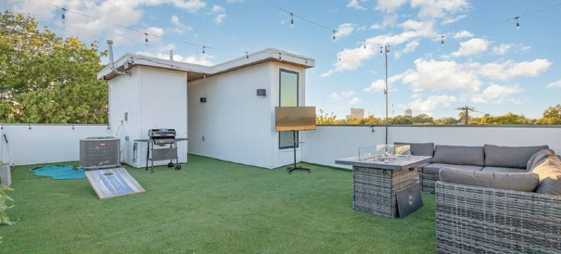 Modern 3 Bed 3 Bath Home with Rooftop Patio Minutes from Downtown & Deep Ellum图片