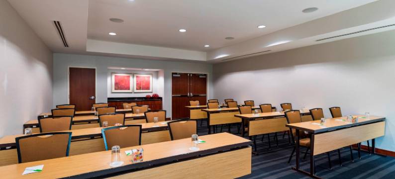 佐治亚州亚特兰大比福德购物中心万怡酒店(Courtyard Atlanta Buford Mall of Georgia)图片