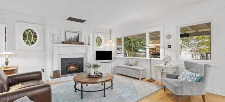 Romantic 1930s Beach Cottage图片