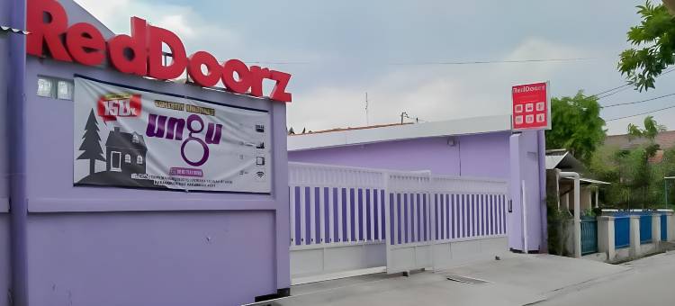 RedDoorz at Jalan Ahmad Yani Karawang图片