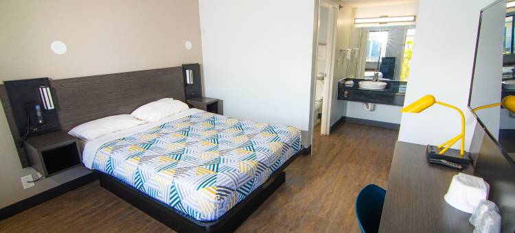 佛罗里达兰塔纳 6 号汽车旅馆(Motel 6 Lantana, FL)图片