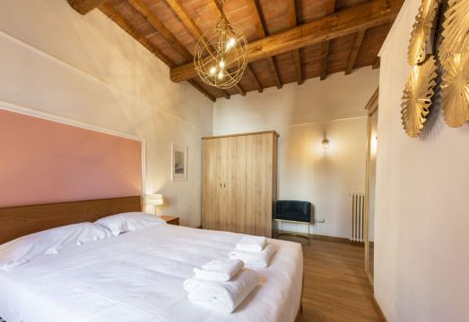 Rosé by Mmega Hotel Overview