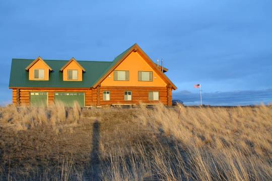 Breathtaking Views and Luxurious Lodge - Stunning Hilltop Retreat