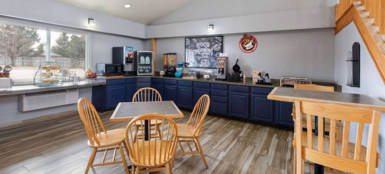 奥萨布勒河附近奥斯科达美吟温德姆酒店(AmericInn by Wyndham Oscoda Near AuSable River)图片