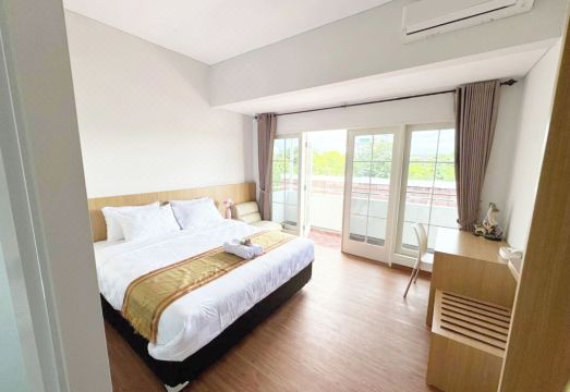 Florens Inn Hotel Overview