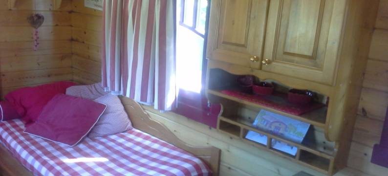 鲁罗特小屋旅馆酒店(Gite Hôtel Chambre d' hôtes et Roulottes et du Ternois)图片