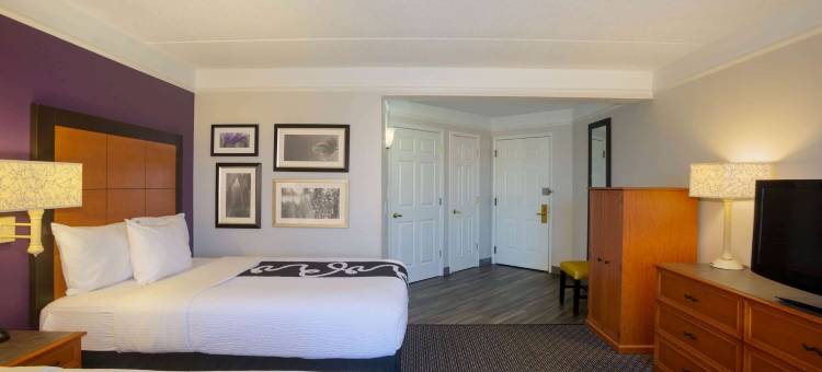 圣路易斯韦斯特波特拉昆塔温德姆套房酒店(La Quinta Inn & Suites by Wyndham St. Louis Westport)图片