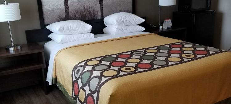 洛杉矶-卡尔弗城地区速 8 酒店(Super 8 by Wyndham Culver)图片