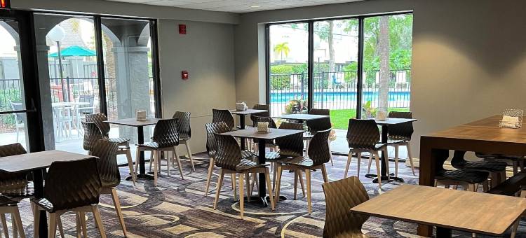 劳德代尔堡赛普拉斯Cr拉昆塔温德姆套房酒店(La Quinta Inn & Suites by Wyndham Ft Lauderdale Cypress Cr)图片