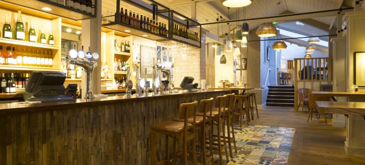 牧羊人尼姆贝尔酒店(The Bell Hotel)图片