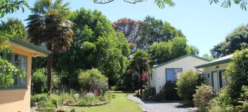 躲避拥挤的小径住宿和自行车之旅(Off the Beaten Trail ACC & Bike Tours)图片