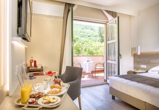 Guesia Village Hotel e SpaHotel Overview