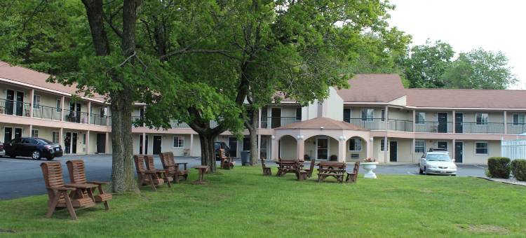 莱诺克斯豪生酒店(Howard Johnson by Wyndham Lenox)图片