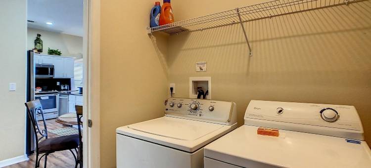 特里顿度假泳池别墅靠近迪士尼(Sleeps 14 5Br w King Beds, Pool & Game Room)图片