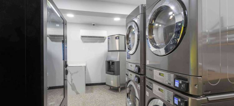 6号汽车旅馆锡克里，北卡罗来纳州(Motel 6 Hickory, NC)图片