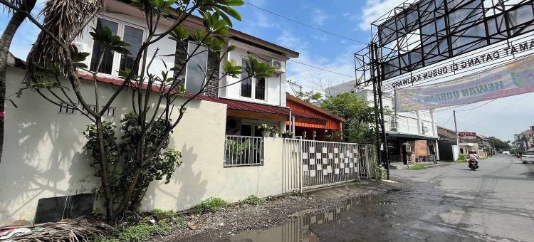 Spot on Homestay 格里亚苏纳蒂民宿(Spot on Homestay Griya Sunarti)图片