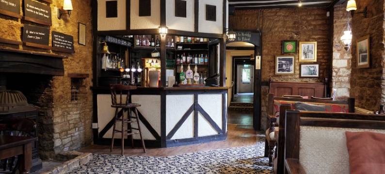 泰特伯里霍尔猎人酒店 - 格林国王旅馆(Hunters Hall Inn by Greene King Inns)图片