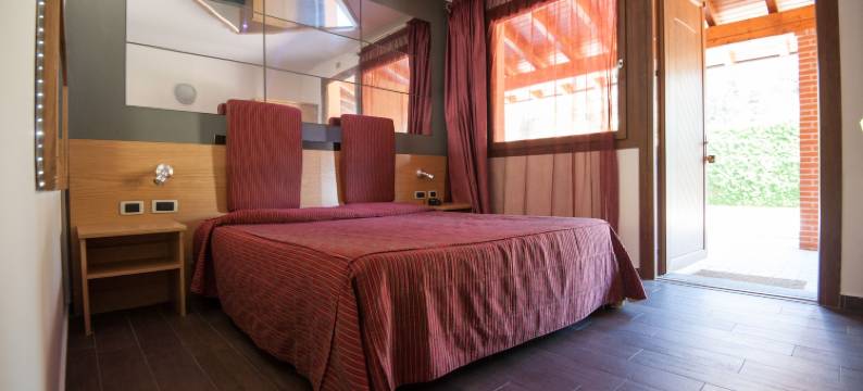 橘色汽车旅馆(Orange Motel)图片