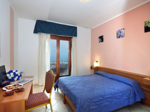 蒙特埃瓦津皇家酒店