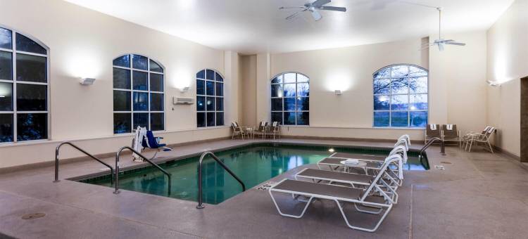 密尔沃基西南新柏林拉昆塔温德姆套房酒店(La Quinta Inn & Suites by Wyndham Milwaukee SW New Berlin)图片