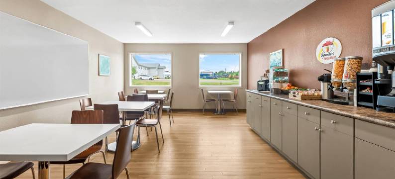 草原湖速8酒店(Super 8 by Wyndham Meadow Lake)图片