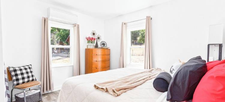 Comfort & River Views! 2-bedroom house in charming Asotin, Washington.图片