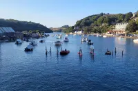 Looe Cottage - Seaside Views, Log Fire, Sleeps 4 - Country Houses
