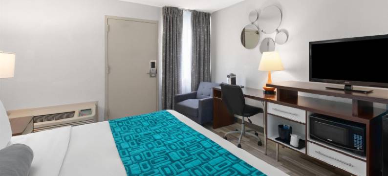 罗姆鲁斯底特律大都会机场豪生酒店(Howard Johnson by Wyndham Romulus Detroit Metro Airport)图片