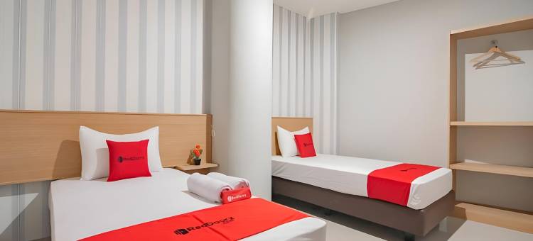 RedDoorz Plus @ Karapitan Street图片