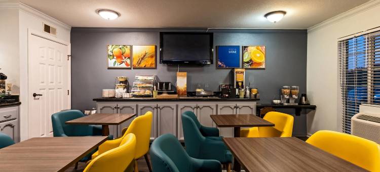 图莱尔品质酒店及套房(Quality Inn & Suites Tulare)图片