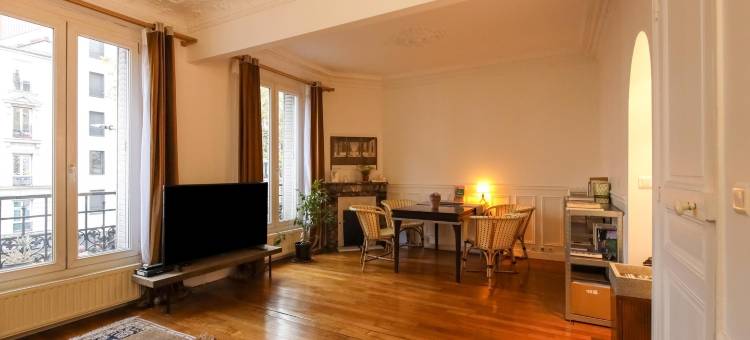 Apartment in Paris near Line 14 Metro图片