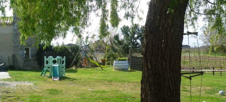 Beautiful holiday home with swimming pool图片