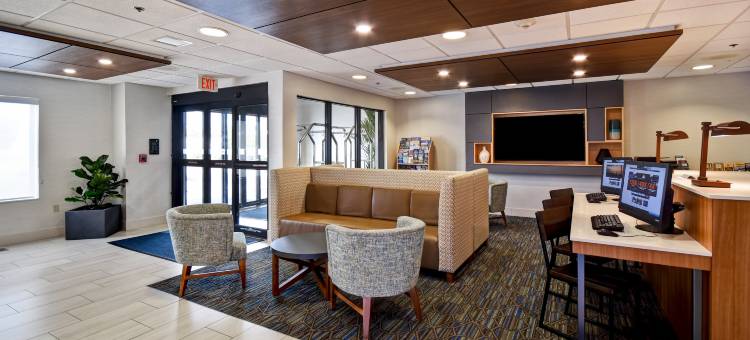 Holiday Inn Express 米德尔敦/新港(Holiday Inn Express Newport North - Middletown)图片