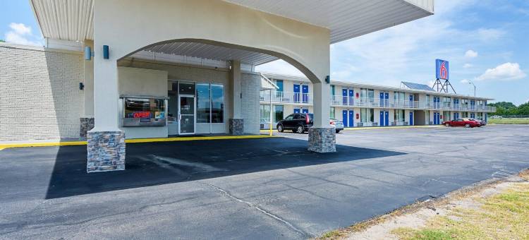 阿肯色范布伦 6 号汽车旅馆(Motel 6 Van Buren, AR)图片