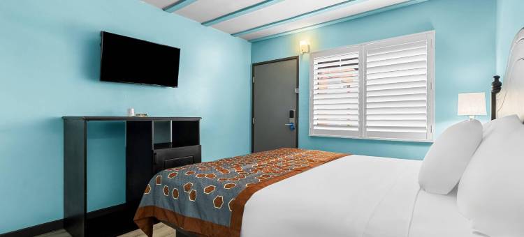 罗德威套房酒店-北好莱坞伯班克机场-环球影城区域(Rodeway Inn & Suites North Hollywood Burbank Airport - Universal Area)图片