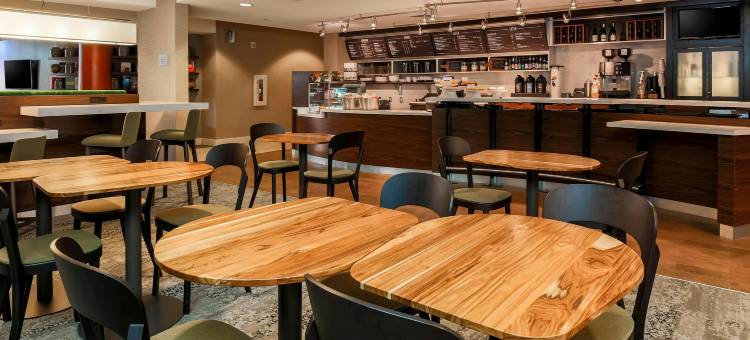 波托马克米尔斯伍德布里奇万怡酒店(Courtyard Potomac Mills Woodbridge)图片