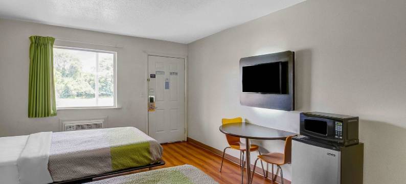 查尔斯镇6号汽车旅馆(Motel 6 Charles Town, WV)图片