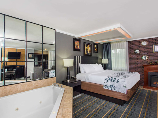 兰开斯特呗盟套房酒店