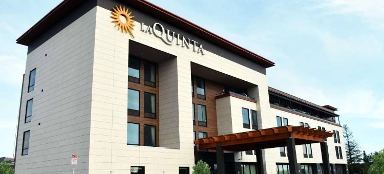 圣罗莎索诺玛拉昆塔温德姆套房酒店(La Quinta Inn & Suites by Wyndham Santa Rosa Sonoma)图片