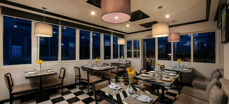 宁静普瑞米尔酒店(Serenity Premier Hotel)图片