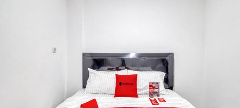 瑞德多兹酒店 - 近日惹加勒里亚购物中心(RedDoorz Syariah Near Galeria Mall Yogyakarta)图片