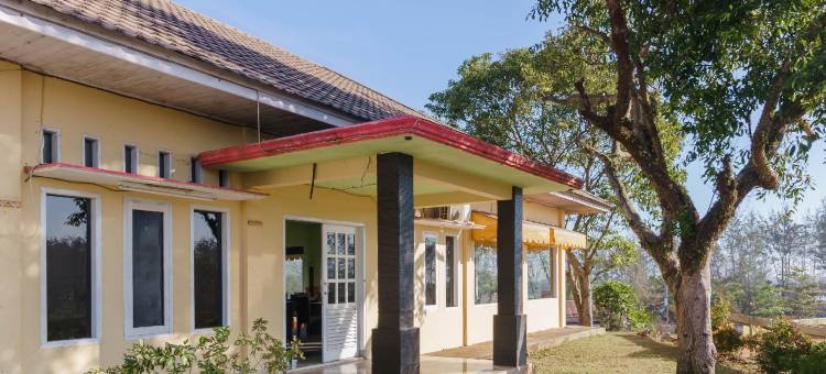 RedDoorz酒店位于Hotel Putri Gading Bengkulu(RedDoorz Syariah at Hotel Putri Gading Bengkulu)图片