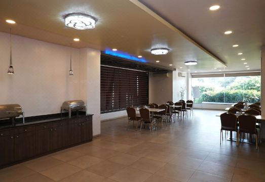 Hotel Solitaire Hotel Overview