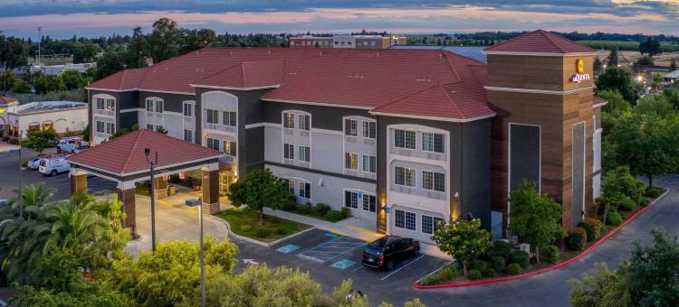 温德姆旗下拉昆塔温德姆酒店套房-维塞利亚/红杉树门户(La Quinta Inn & Suites by Wyndham Visalia/Sequoia Gateway)图片